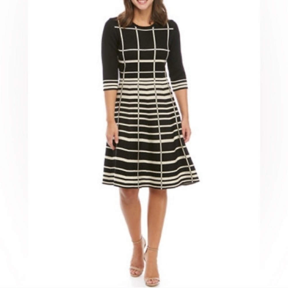 Gabby Skye Knee-length Casual Plaid Sweatee Dress size S